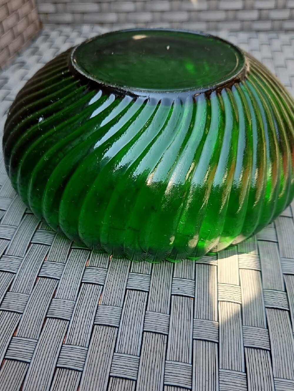 Vintage Retro Anchor Hocking Retro Emerald Green Ribbed Swirled Glass Bowl